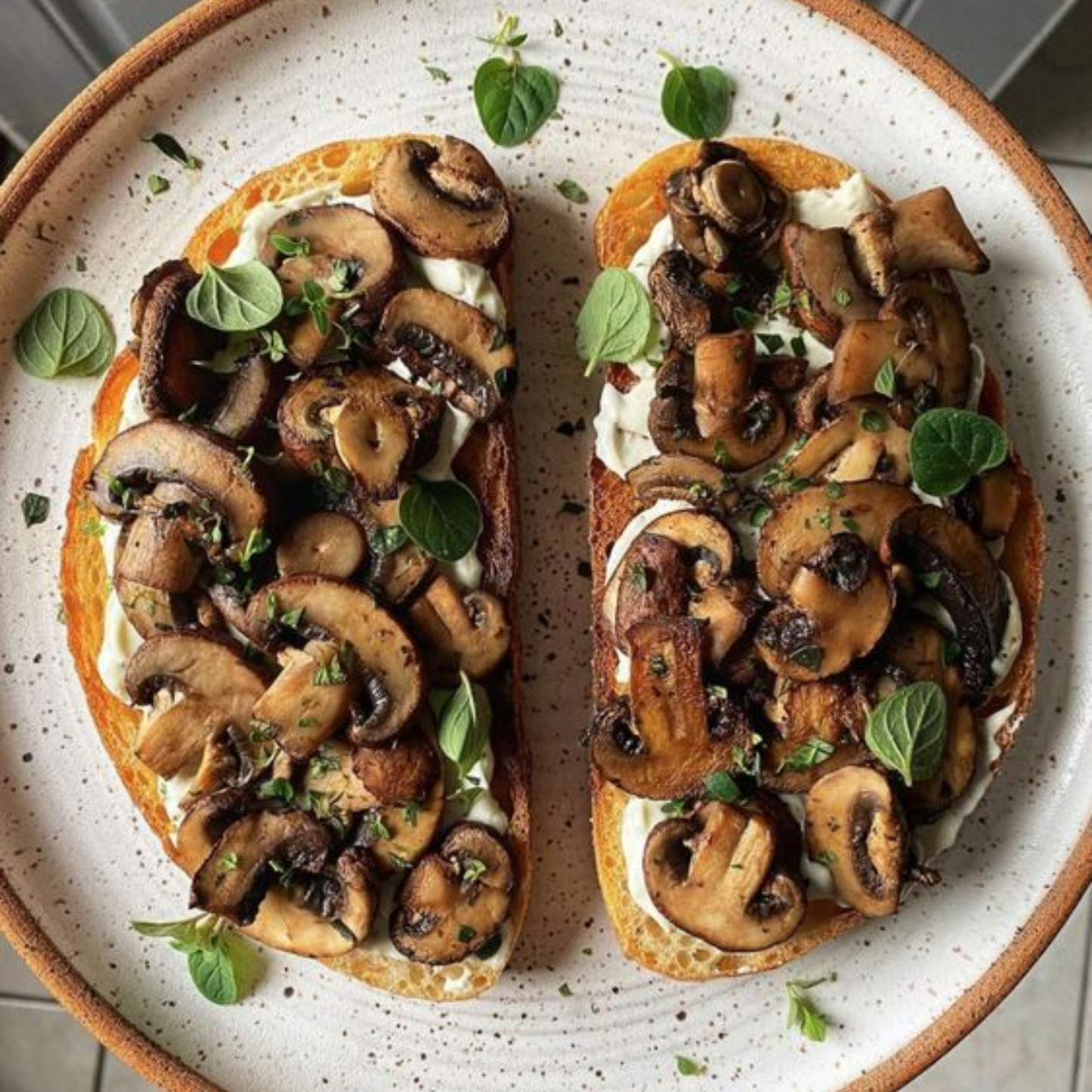 BUTTON MUSHROOMS